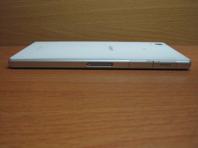 Sony Xperia Z1 C6903 màu trắng còn mới 98% hình thật giá tốt... - 2