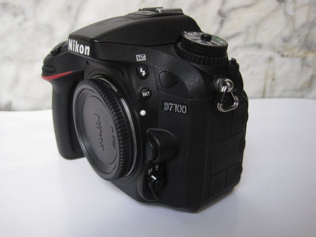 nikon d7100 còn mới 99% + lens 17-55mm f2.8 DX + Flash SB800 hình thật - 1