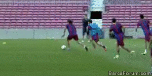 messi gifs photo: Messi destrozando a Puyol messi-vs-puyi01lke1_zpscfc0618b.gif