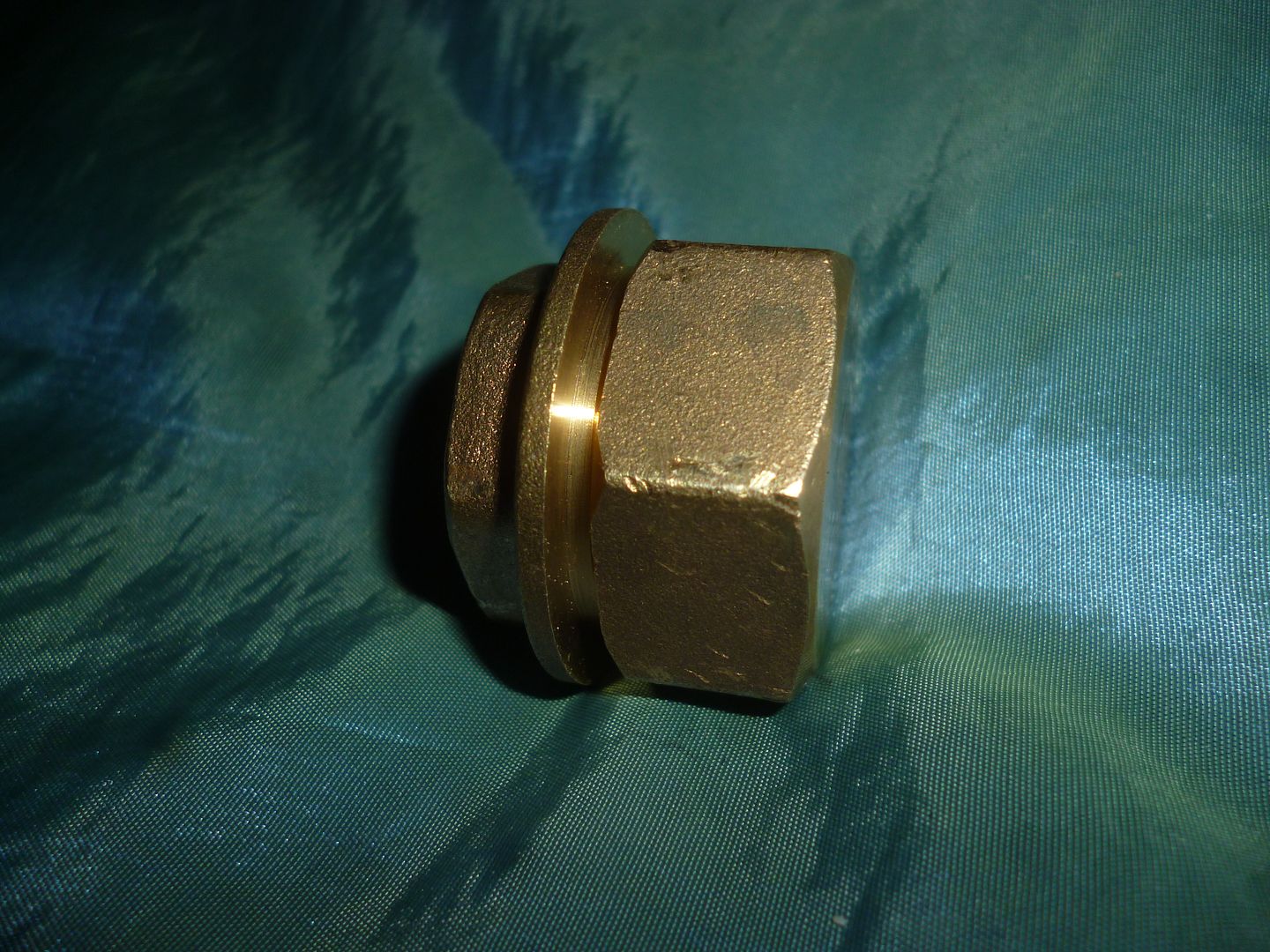 radiatorvalve compressionnut conundrum www.ultimatehandyman.co.uk