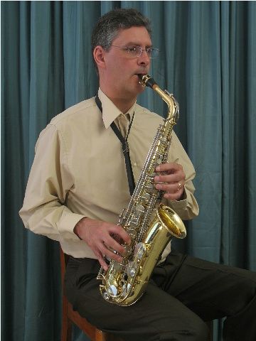  photo Saxophone_guy_zpse2139d9c.jpg