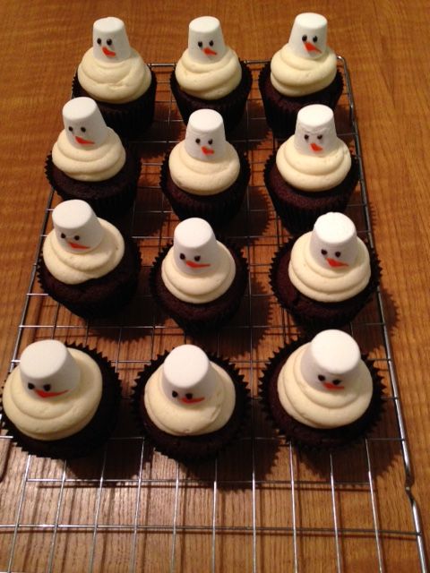 snowmancupcakes_zpsb6751098.jpg